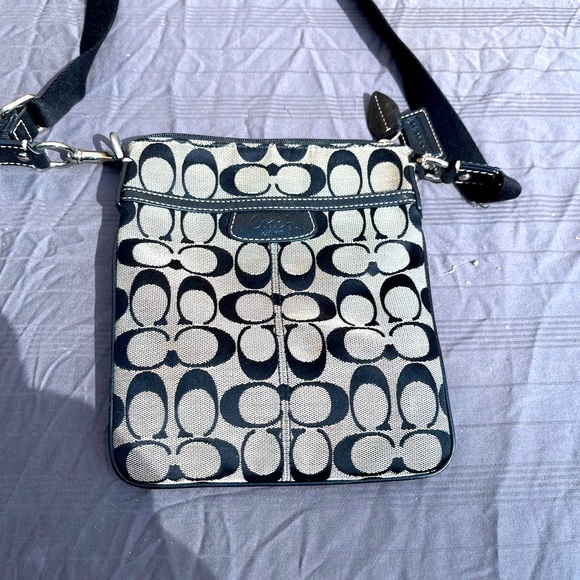 Coach - Picture 1 of 1